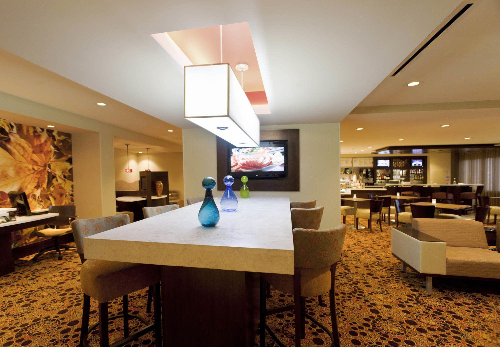 Отель Courtyard By Marriott Albany Thruway Экстерьер фото