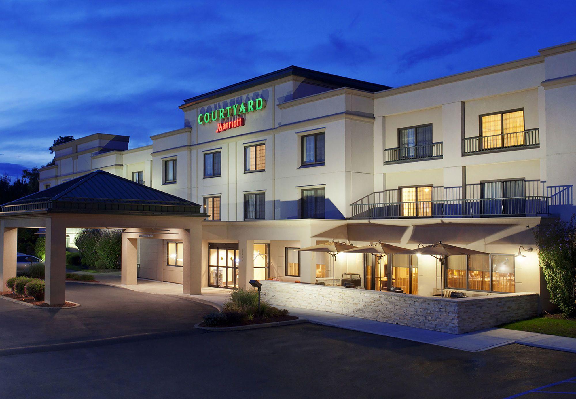 Отель Courtyard By Marriott Albany Thruway Экстерьер фото